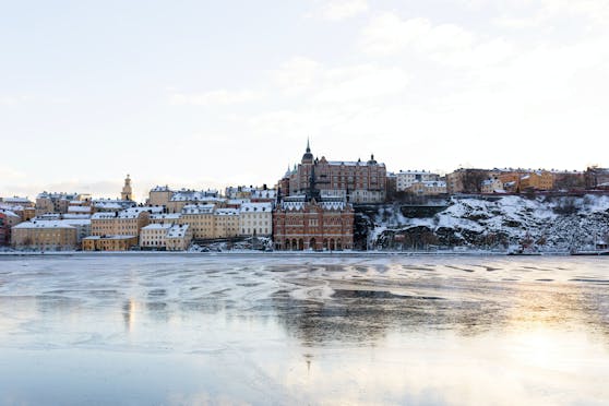 Die schwedische Hauptstadt Stockholm ist von Lockdown weit entfernt. Im September wurden Covid-Maßnahmen aufgehoben.