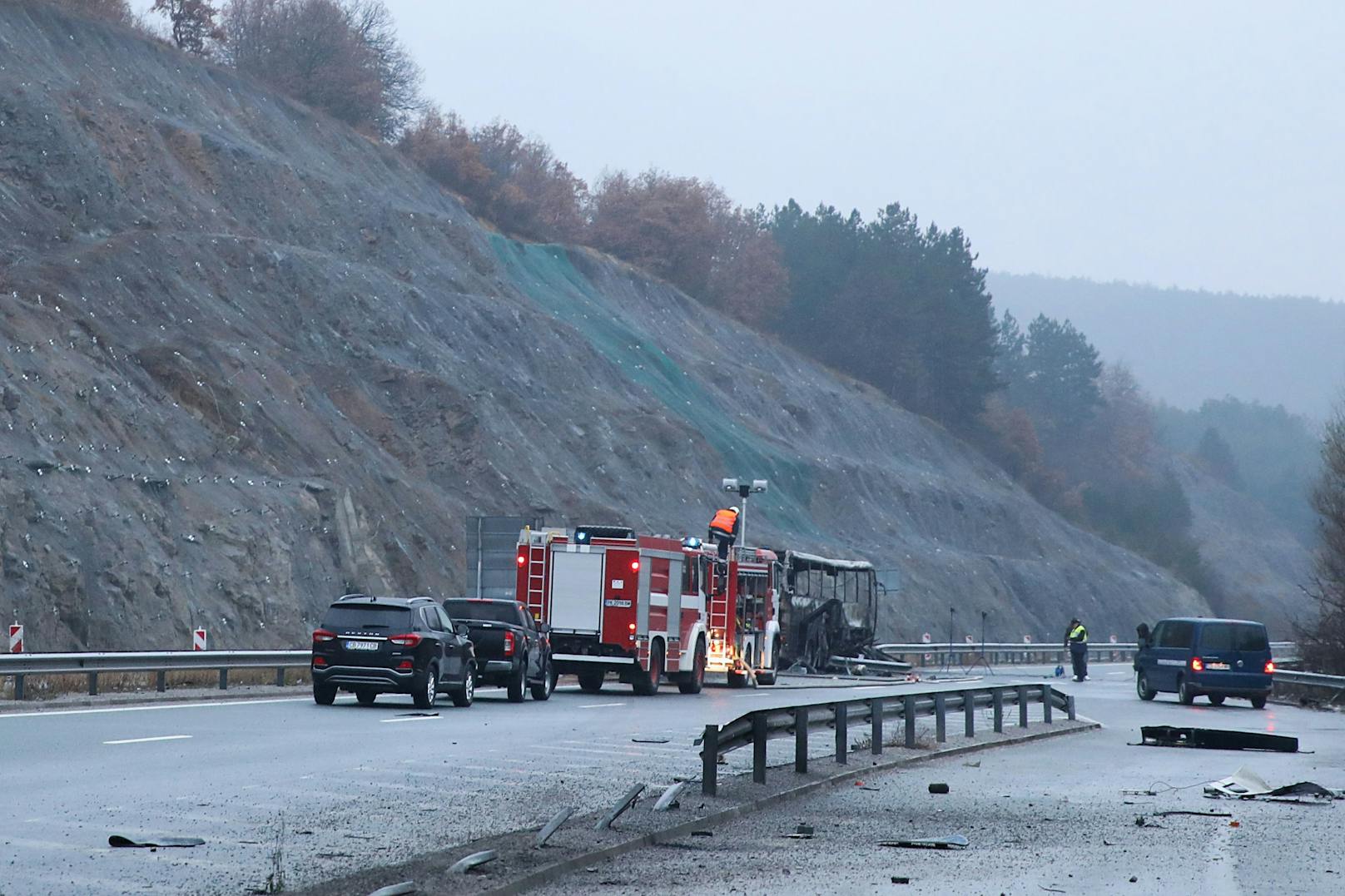Der Unfall ereignete sich auf der Struma-Autobahn etwa 40 Kilometer südlich der Hauptstadt Sofia.