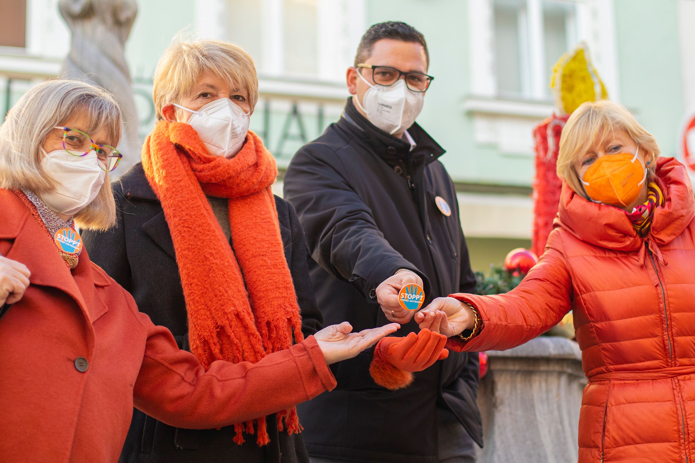 Vizepräsidentin des Soroptimist International Melk Colomania Ingrid Lebersorger, Präsidentin Eveline Tanzer, Bürgermeister Patrick Strobl und Vizepräsidentin Ulrike Koller.