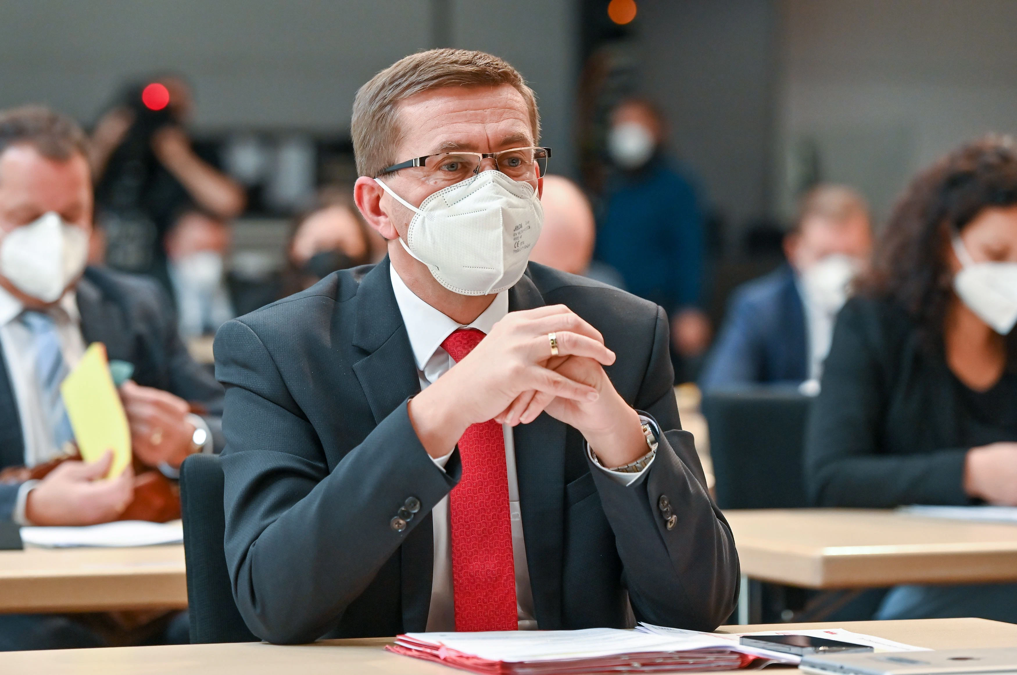 Download von www.picturedesk.com am 24.11.2021 (20:58).  18.11.2021, Ursulinenhof Linz, AUT, Landtagssitzung, Ooe Landtag, Corona Ausweichquartier, im Bild LR Markus Achleitner (VP) - 20211118_PD2167 - Rechteinfo: Rights Managed (RM)
