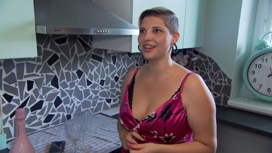 Alice vor ihrem romantischen Date