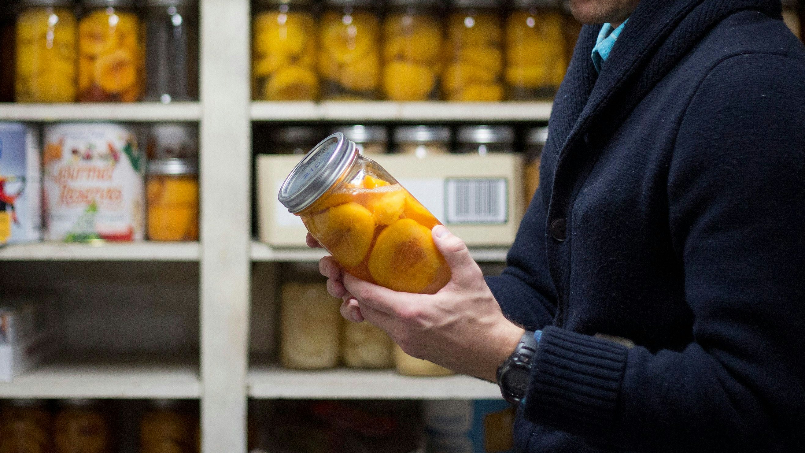 Die Familie hortete Lebensmittel, um sich auf einen "Blackout" und "kriegsähnliche Zustände" vorzubereiten.