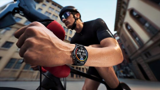 Dank 100 verschiedener Trainingsmodi lassen sich mit der neuen Huawei Watch GT 3 Serie Trainingspläne entwerfen, die auf individuelle Bedürfnisse des jeweiligen Nutzers zugeschnitten sind.