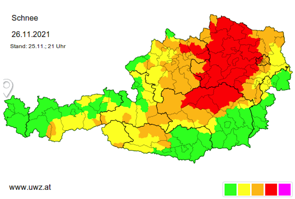 Die UWZ warnt vor großen Schneemengen und glatten Straßen.