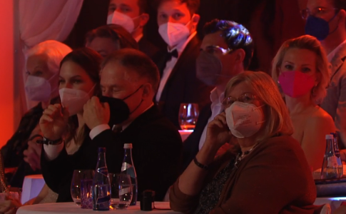 Maskenpflicht im Ballroom