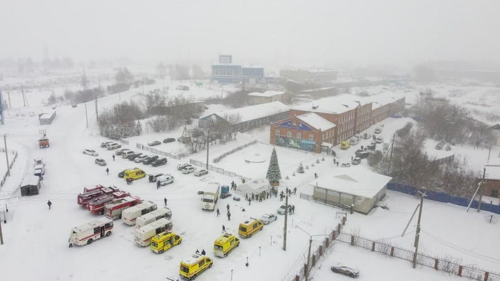 Bei dem schwersten Grubenunglück in Russland seit Jahren sind im Westen Sibiriens 52 Menschen ums Leben gekommen.