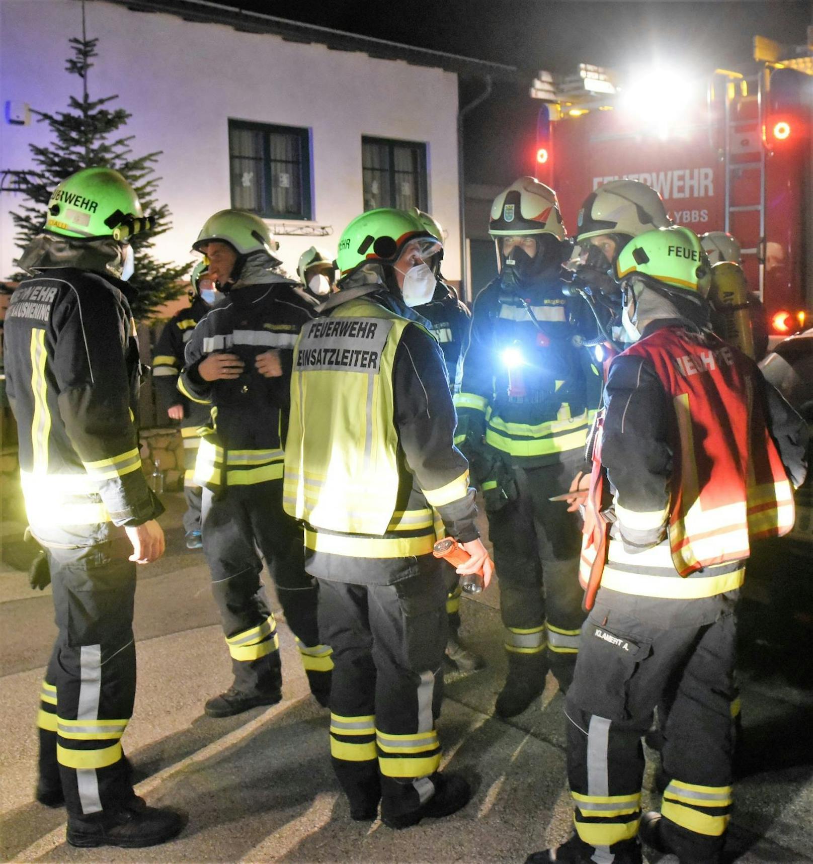 Katze bei Wohnhausbrand gerettet.