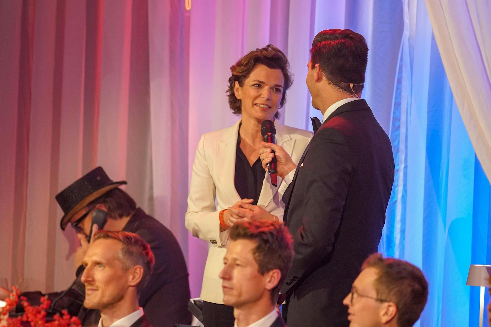 Pamela Rendi-Wagner (SPÖ-Bundesparteivorsitzende) mit Norbert Oberhauser bei der "Licht ins Dunkel"-Gala