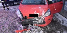 Frau rammt Pkw und Garage – Wilder Schnee-Crash in Wien