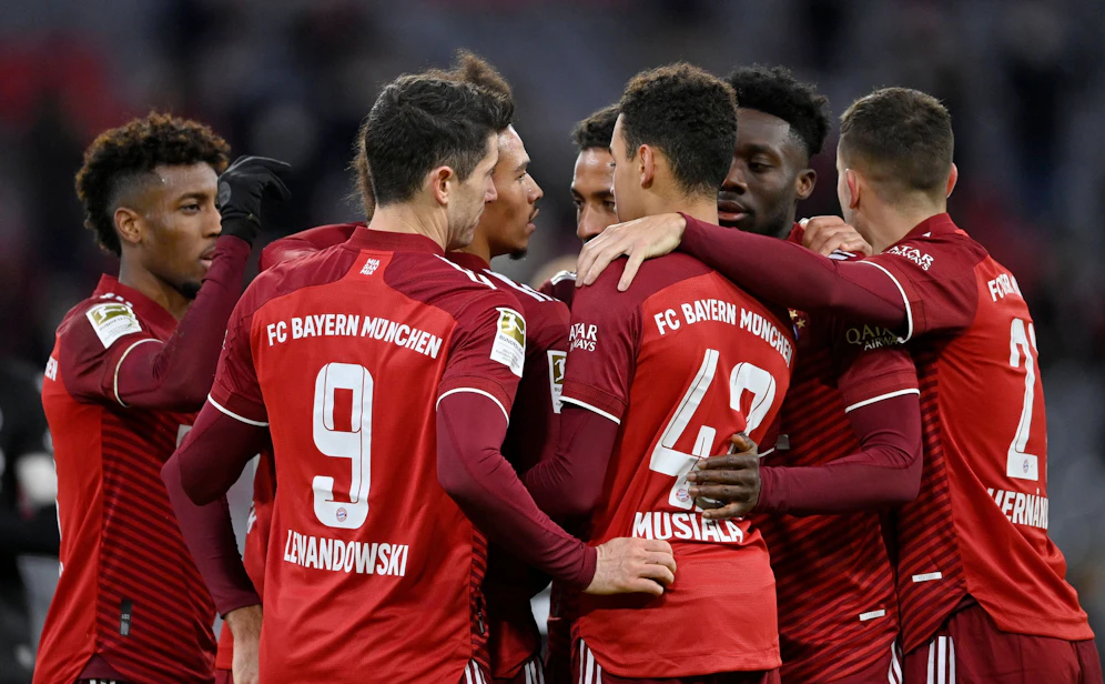 Leroy Sane erlöst die Bayern gegen Arminia Bielefeld. 