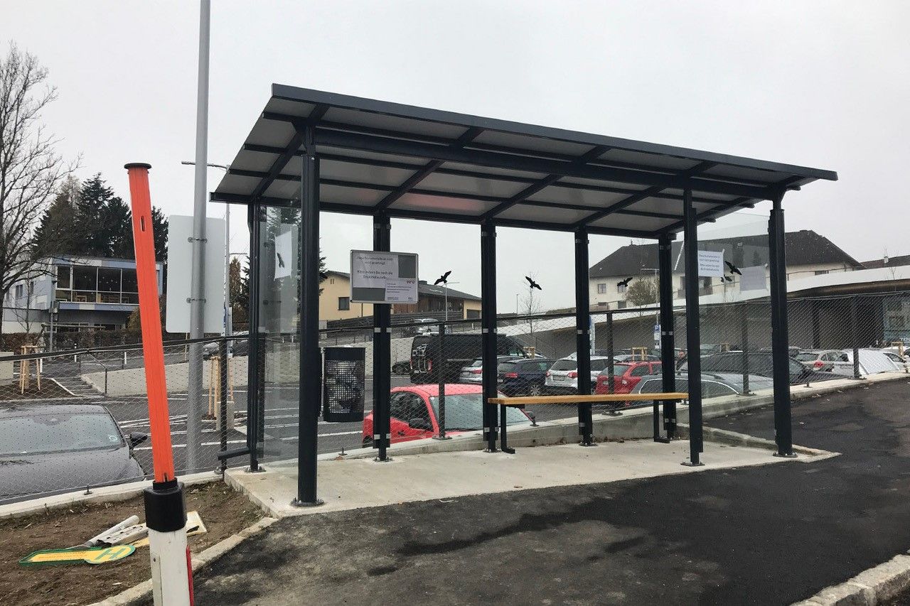 Seit Anfang November steht die neue Haltestelle bereit, stehen bleiben darf aber kein Bus.