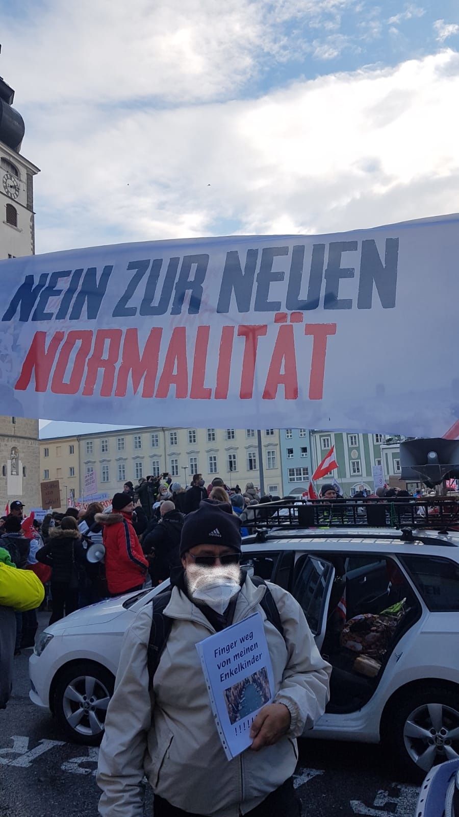 3.500 Menschen gingen gegen die Impfpflicht auf die Straße.