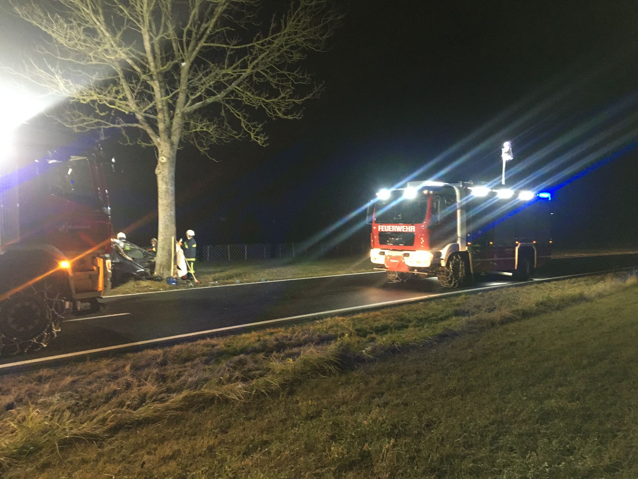 Der Lenker (32) verstarb noch vor Ort.