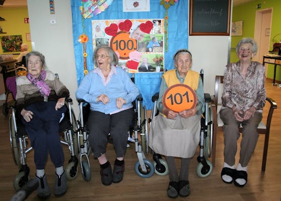 Margarete Benedikt (104 Jahre), Anna Hauberl (100 Jahre), Karoline Steinböck (101 Jahre) und Agnes Noll (100 Jahre).