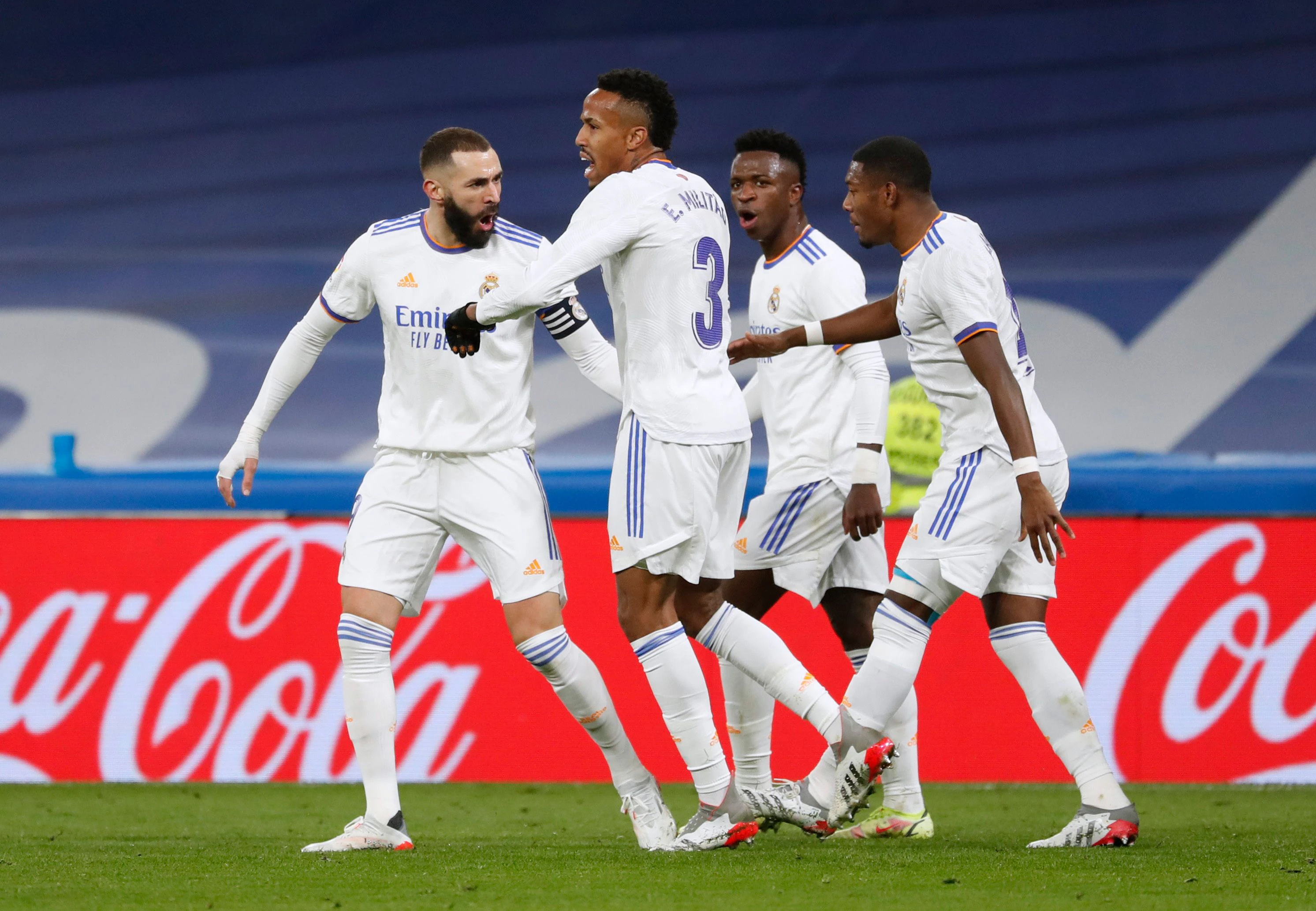 Die Real-Spieler jubeln über den Sieg gegen Sevilla