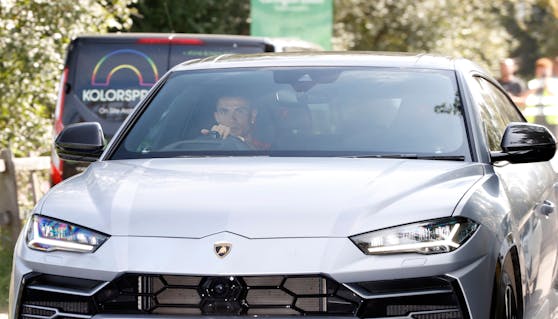 Cristiano Ronaldo in einem seiner Luxus-Autos