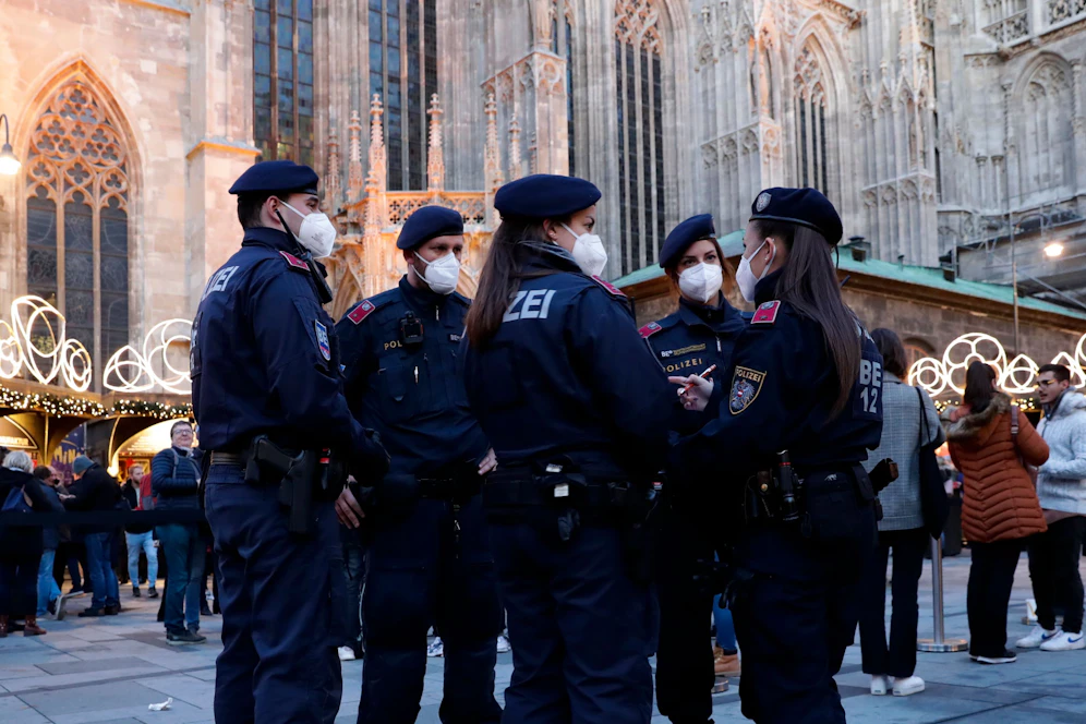 Die Polizei kontrolliert derzeit die Ausgangsregeln in ganz Österreich scharf. (Archivbild)