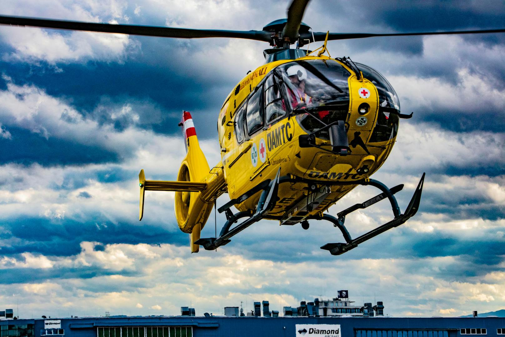 Baby fiel Lade auf Kopf – per Helikopter ins Klinikum