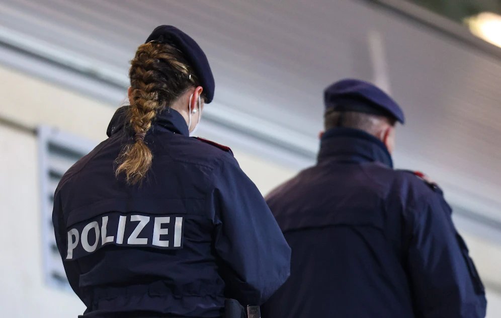 Für einen Mann aus Kärnten klickten am Donnerstag die Handschellen, nachdem ihm in einem Lokal die Sicherungen durchbrannten.&nbsp;
