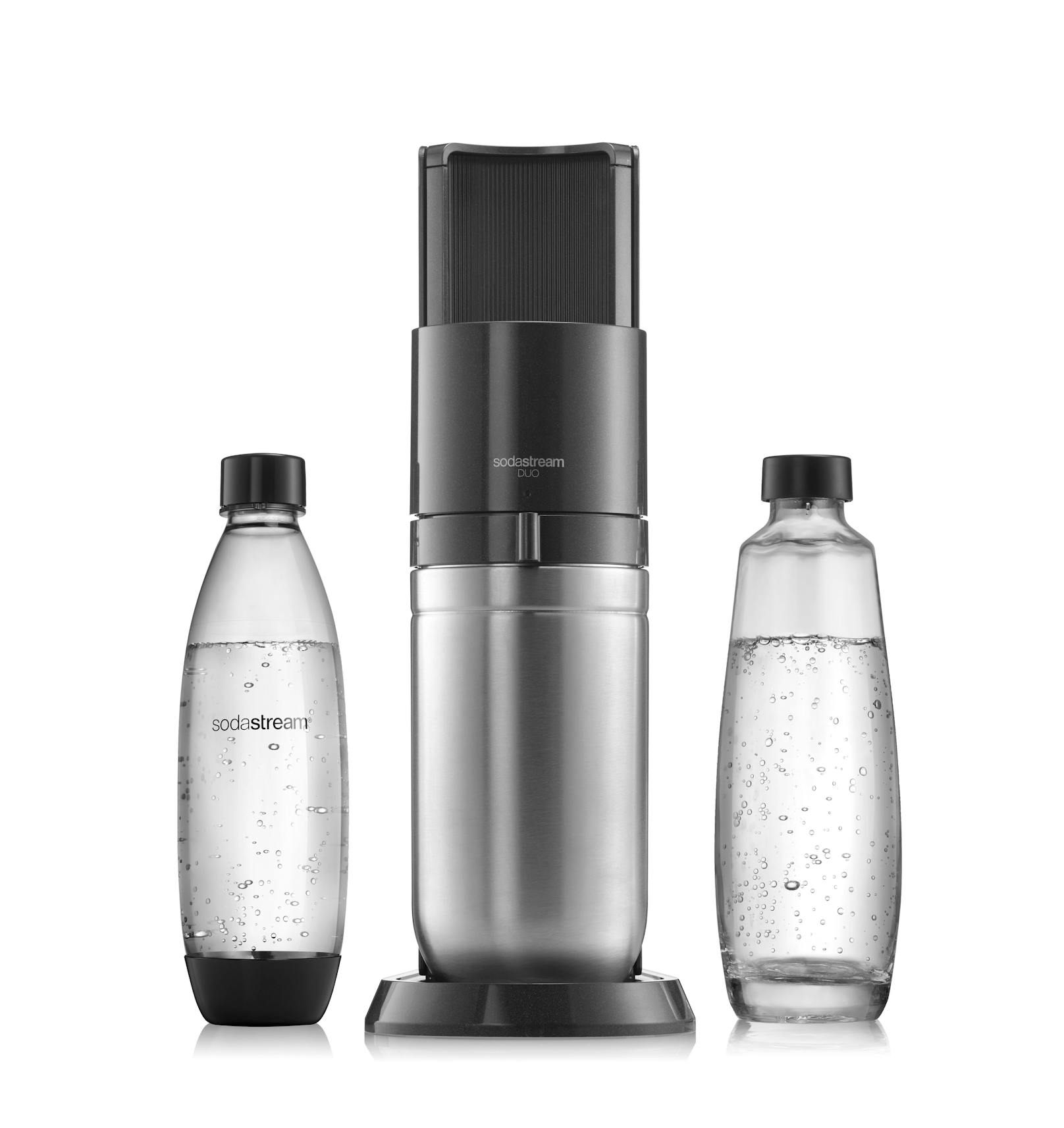 Einfach ausprobieren: Die SodaStream DUO vereint elegantes Design und höchst bequemes Sprudeln – als Blickfang in jeder Küche.