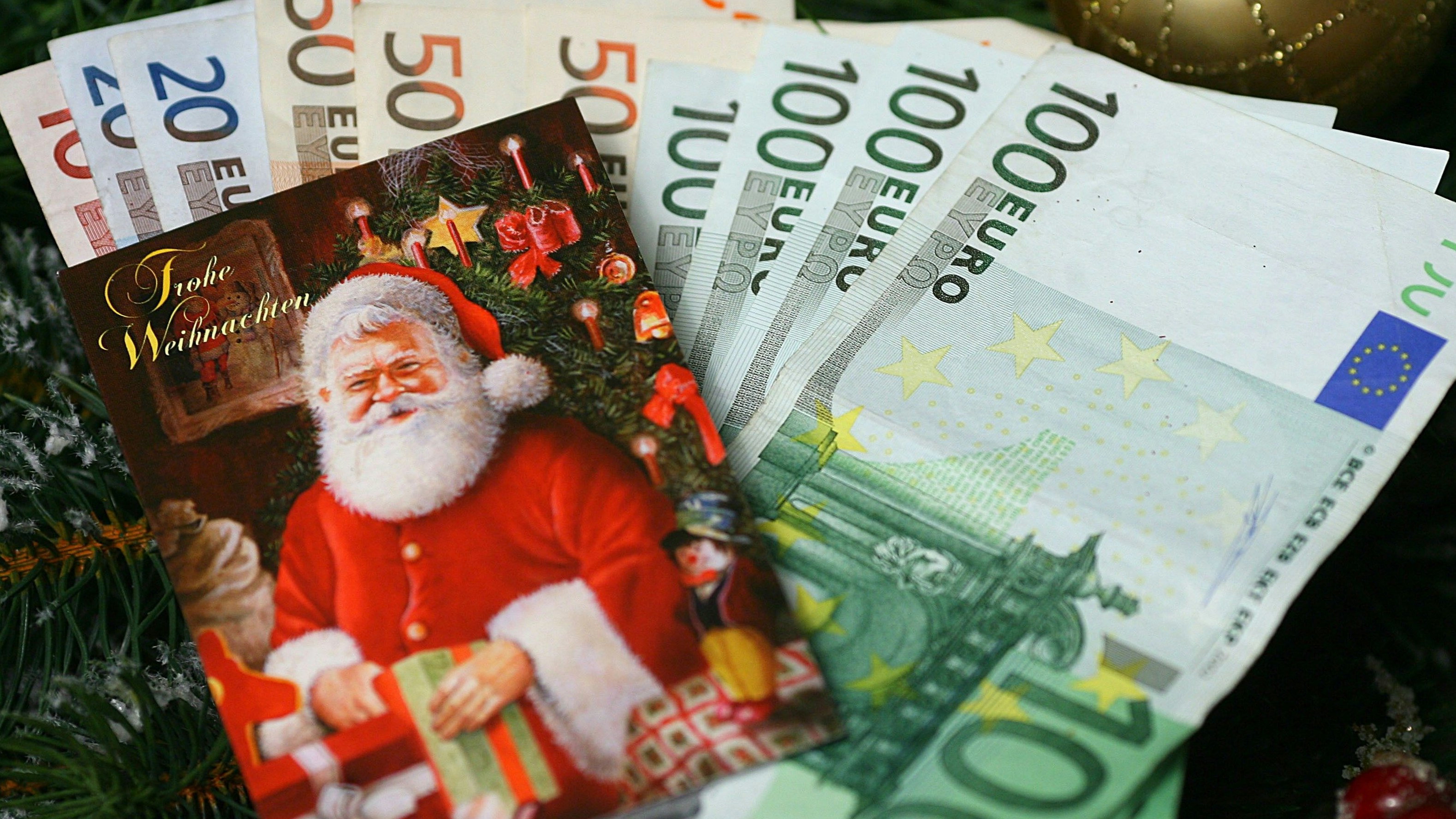 Die Regierung plant einen Geld-Weihnachtsaktion für Österreich. Sie hat allerdings einen Haken.