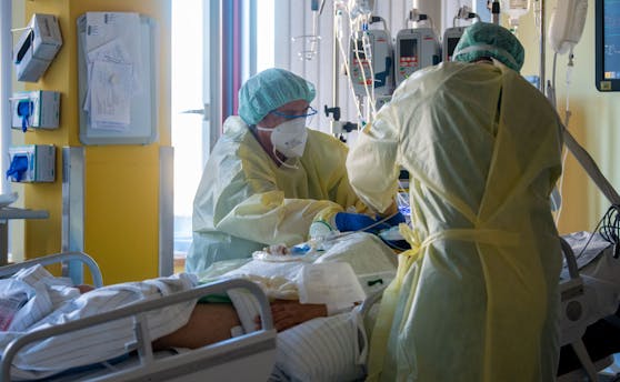 93 Erkrankte liegen am Mittwoch in einem Spital der Stadt Wien auf einer Intensivstation.