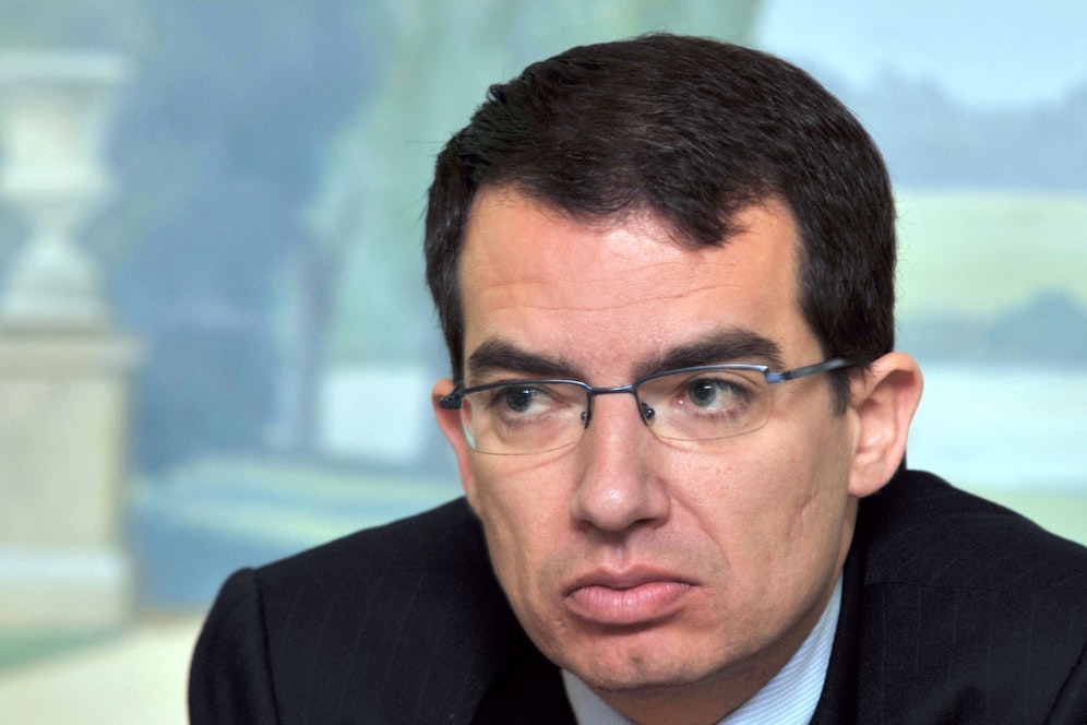 Weil CEO Stéphane Bancel die Wirksamkeit gegen Omikron anzweifelt, verfolgt das Unternehmen seit Kurzem mehrere Strategien, um den Kampf gegen die neue Variante aufnehmen zu können. 