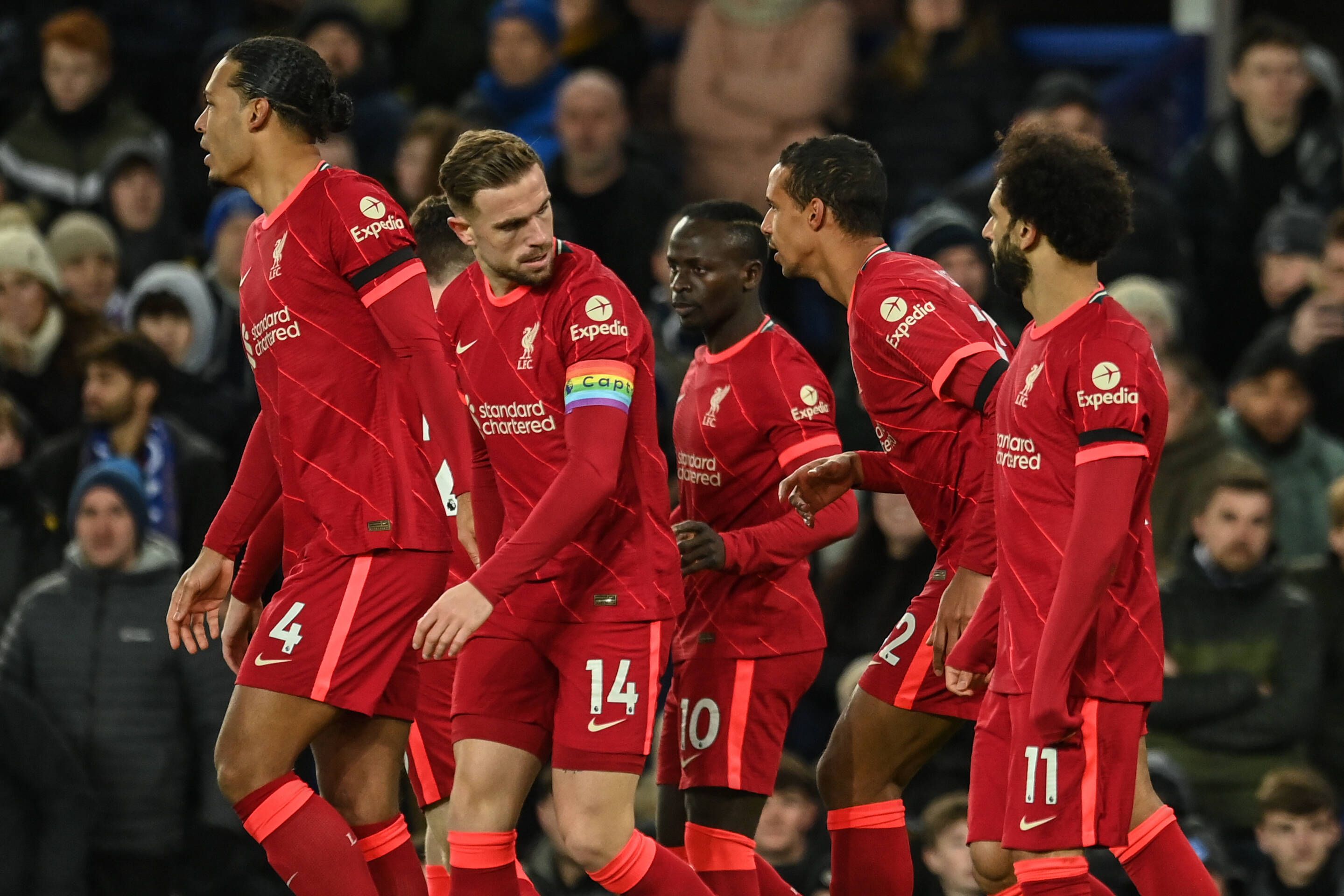 Liverpool gewinnt das Merseyside-Derby. 