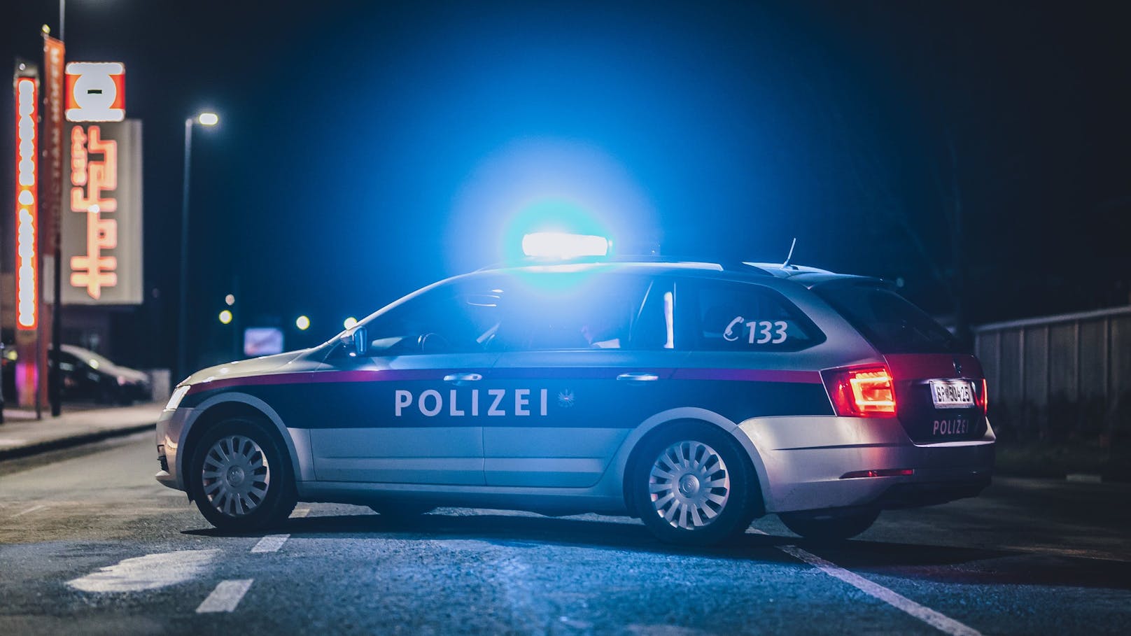 Im Stadtzentrum von Villach wurden bei einem Verkehrsunfall eine Frau und ihr 5-jähriger Sohn getötet.