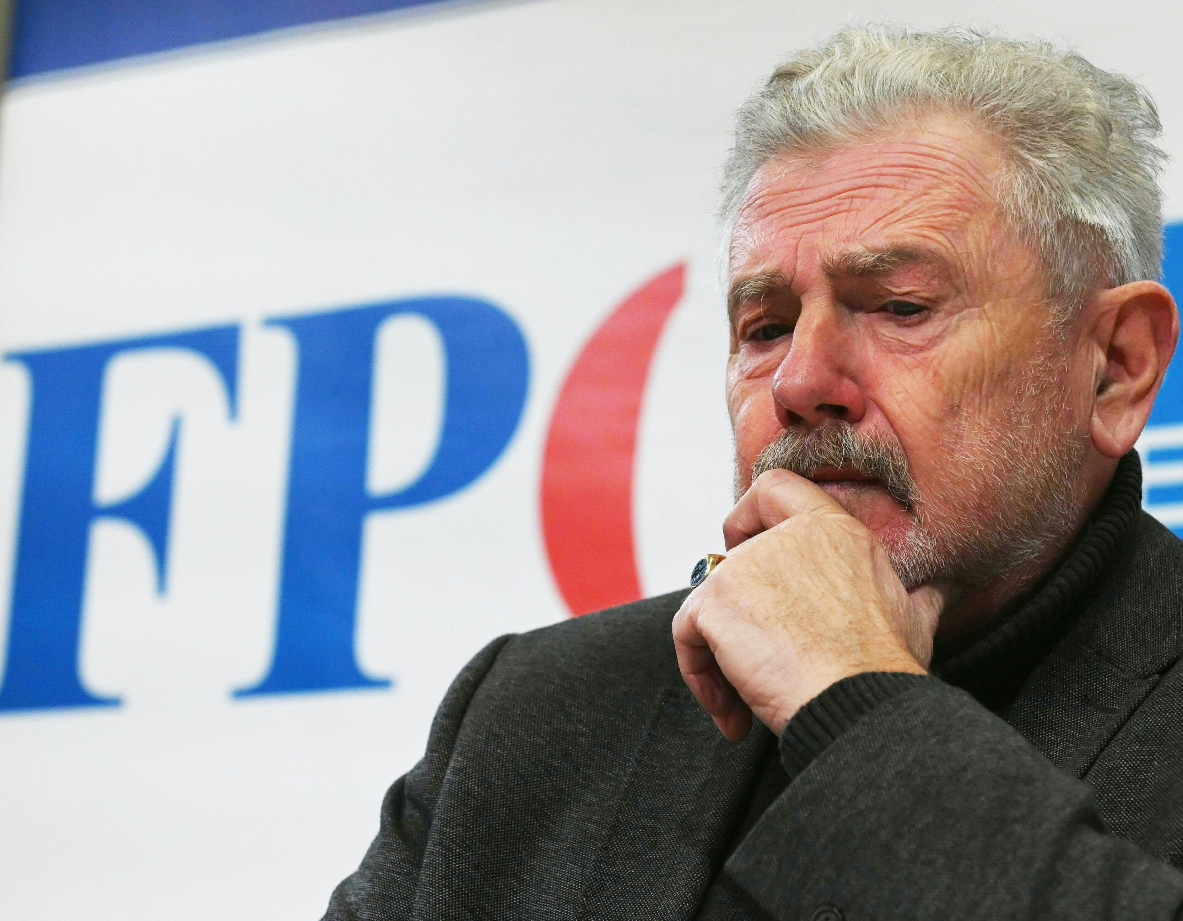 FPÖ-"Chefideologe" Andreas Mölzer spricht sich für eine Corona-Impfpflicht aus.