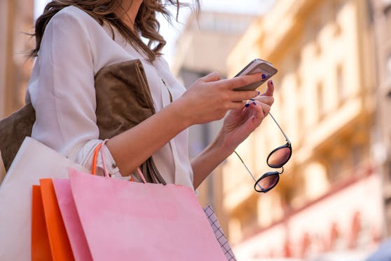 Mit dem Feature "Visual Search" können Fotos von bestimmten Produkten hochgeladen und ähnliche Teile geshoppt werden.