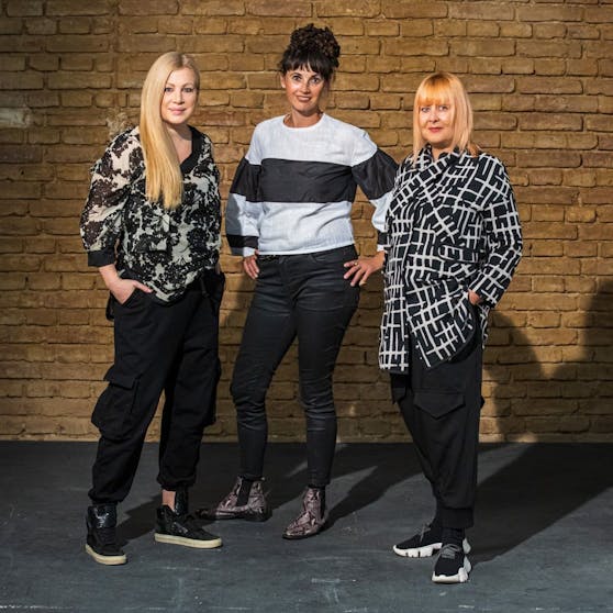 Die Macherinnen der Vienna Fashionweek, Elvyra Geyer, Maria Oberfrank und Zigi Mueller-Matyas (v.l.) sind fassungslos. Man hat sie für ihre gestohlene Insta-Seite um Lösegeld erpresst.