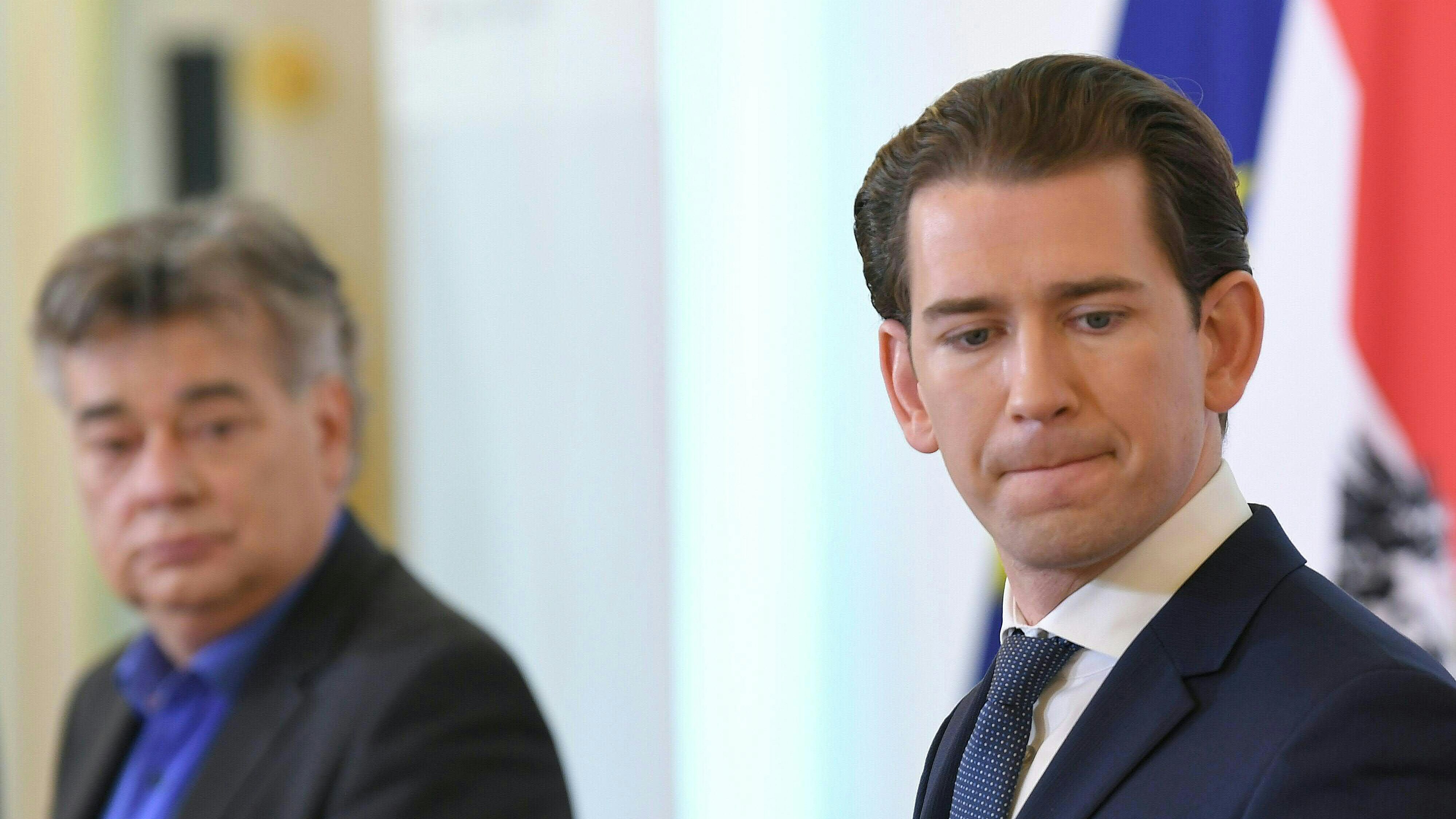 Download von www.picturedesk.com am 02.12.2021 (10:20).  ABD0074_20200721 - WIEN - ÖSTERREICH: (v.l.) Vizekanzler Werner Kogler (Grüne) und Bundeskanzler Sebastian Kurz (ÖVP) am Dienstag, 21. Juli 2020, anlässlich einer Pressekonferenz der Regierung zur Maskenpflicht im Bundeskanzleramt in Wien. - FOTO: APA/ROLAND SCHLAGER - 20200721_PD3953 - Rechteinfo: Rights Managed (RM)