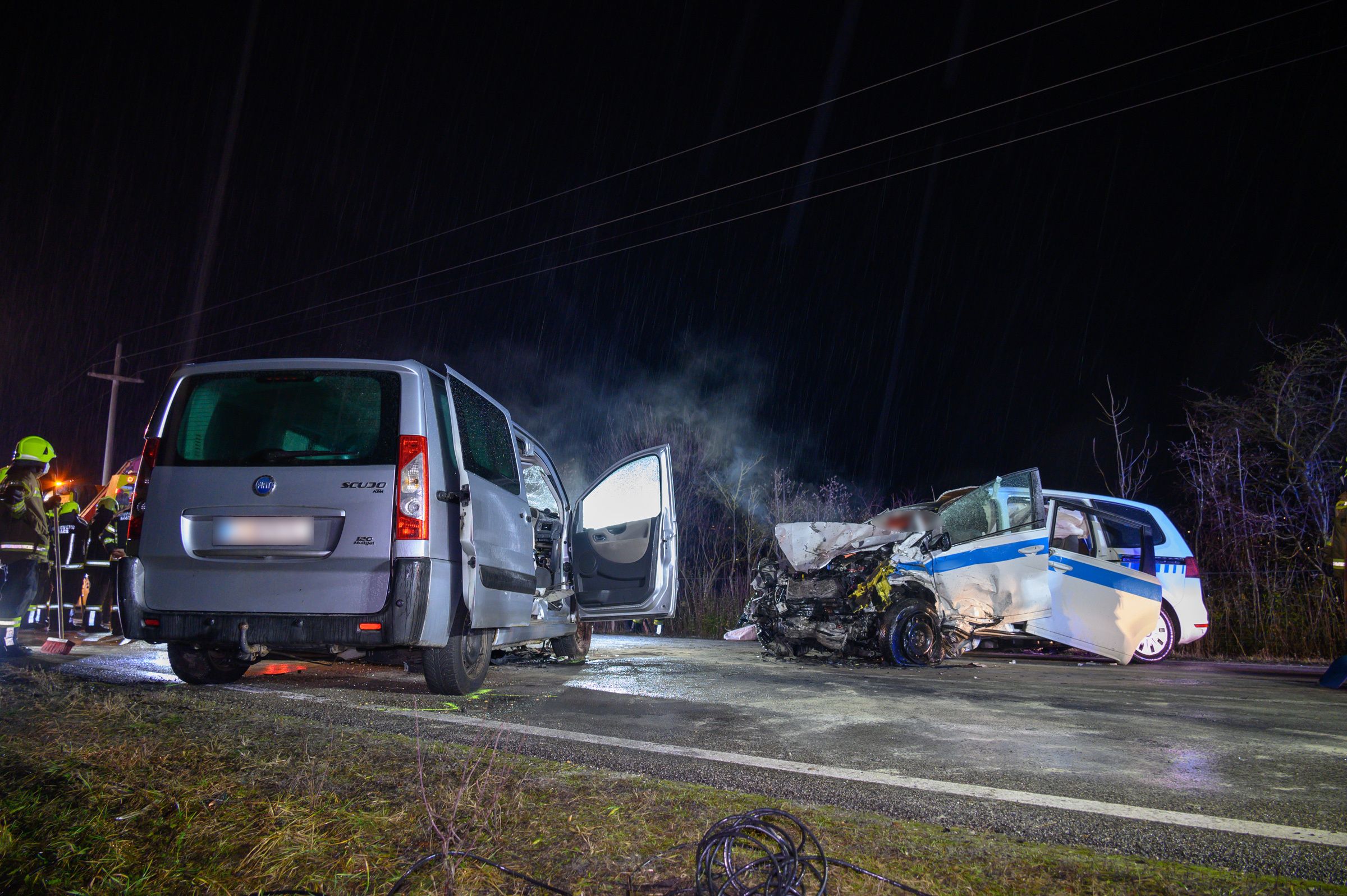 Bei dem Frontalcrash verloren zwei Lenker ihr Leben.