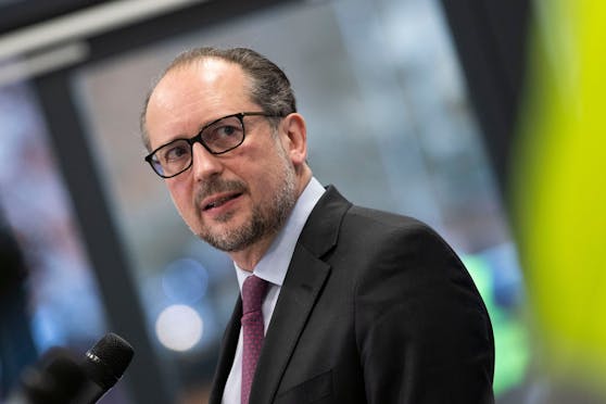 Alexander Schallenberg legt sein Amt als Bundeskanzler zurück.