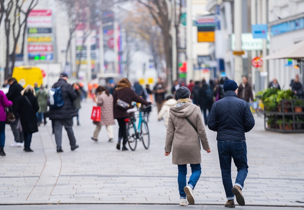Eine neue Studie der Humboldt-Universität zeigt, dass bei bis zu 76 Prozent der Corona-Infektionen eine nicht geimpfte Person beteiligt ist.