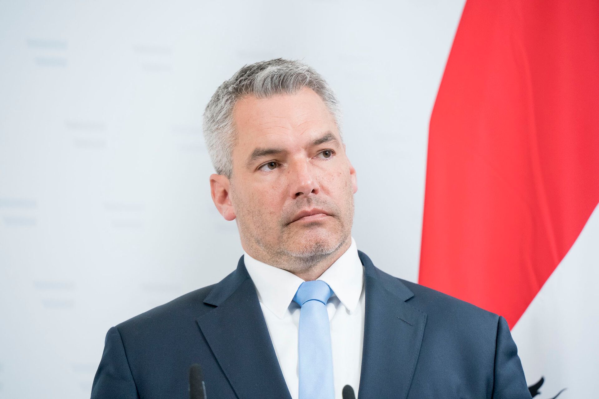 Innenminister Nehammer (49) wird Kanzler und ÖVP-Chef. Der ehemalige Berufsoffizier machte seinen Master an der Donau-Uni Krems bei Peter Filzmaier, war unter anderem ÖVP-General.