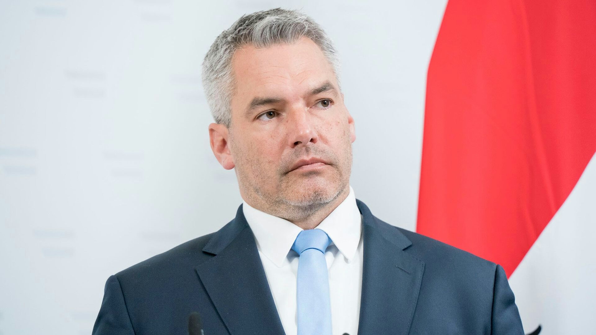 Innenminister Nehammer (49) wird Kanzler und ÖVP-Chef. Der ehemalige Berufsoffizier machte seinen Master an der Donau-Uni Krems bei Peter Filzmaier, war unter anderem ÖVP-General