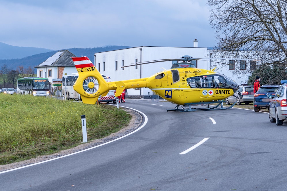 Der 12-Jährige wurde auf dem Weg zur Schule von einem Auto erfasst.