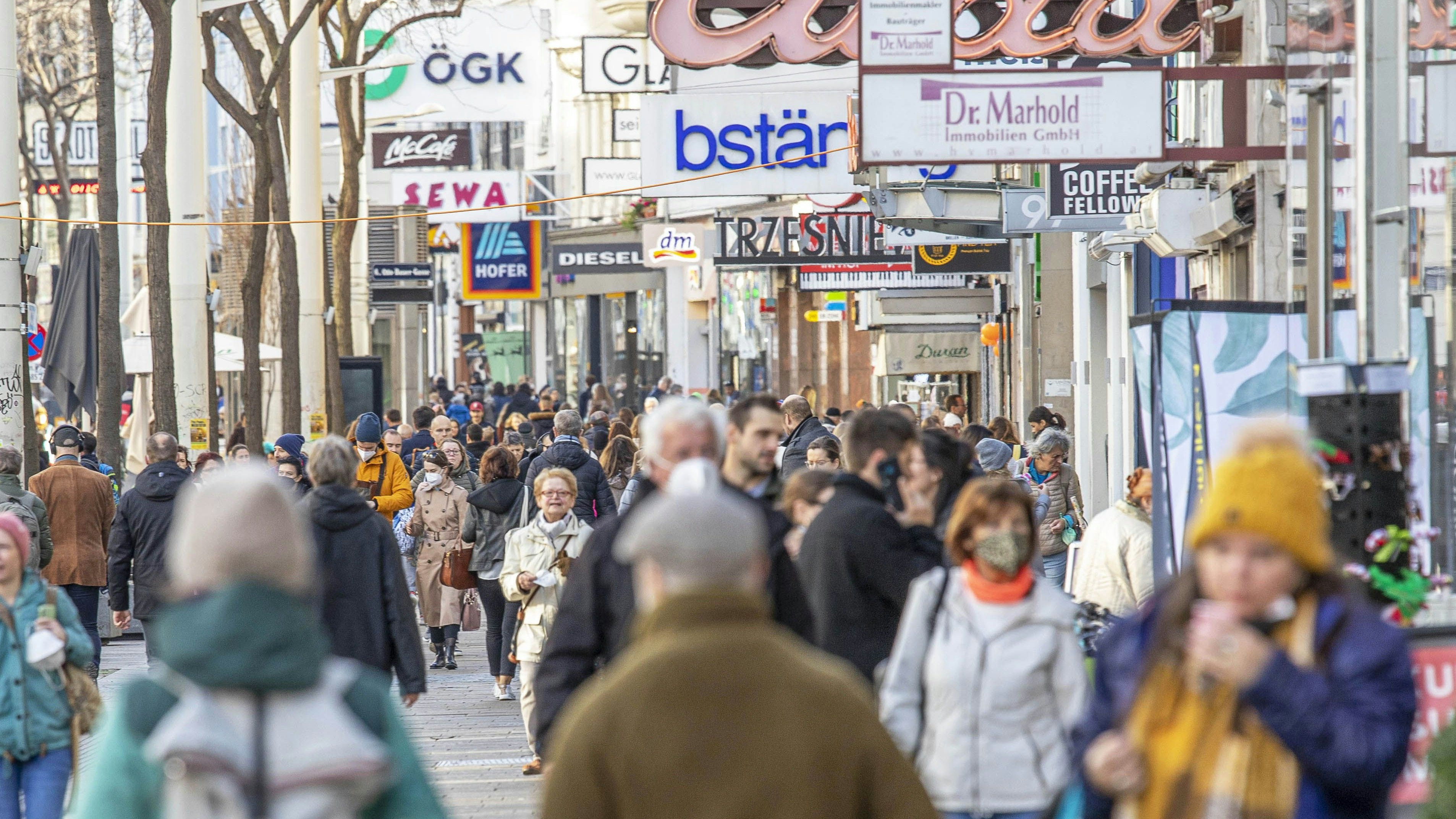 Die Kontaktverfolgung nach einer Corona-Infektion gestaltet sich zunehmend schwieriger.