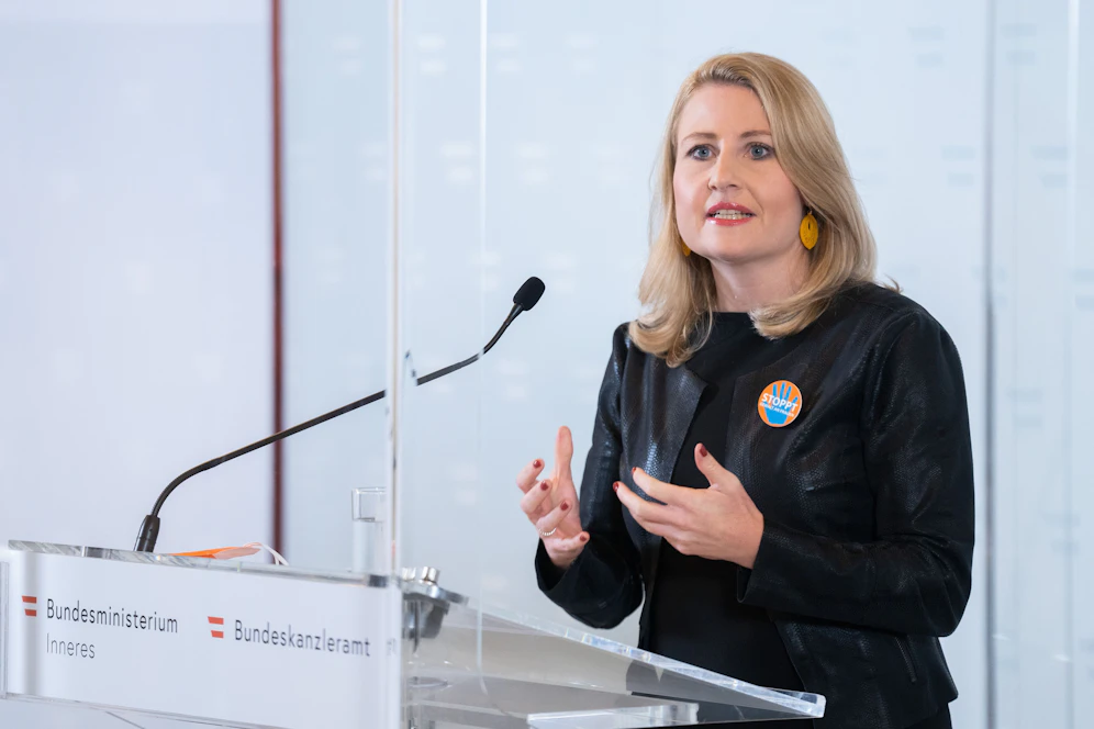 Familienministerin Susanne Raab (ÖVP) sieht sich mit Plagiatsvorwürfen konfrontiert. Archivbild.&nbsp;