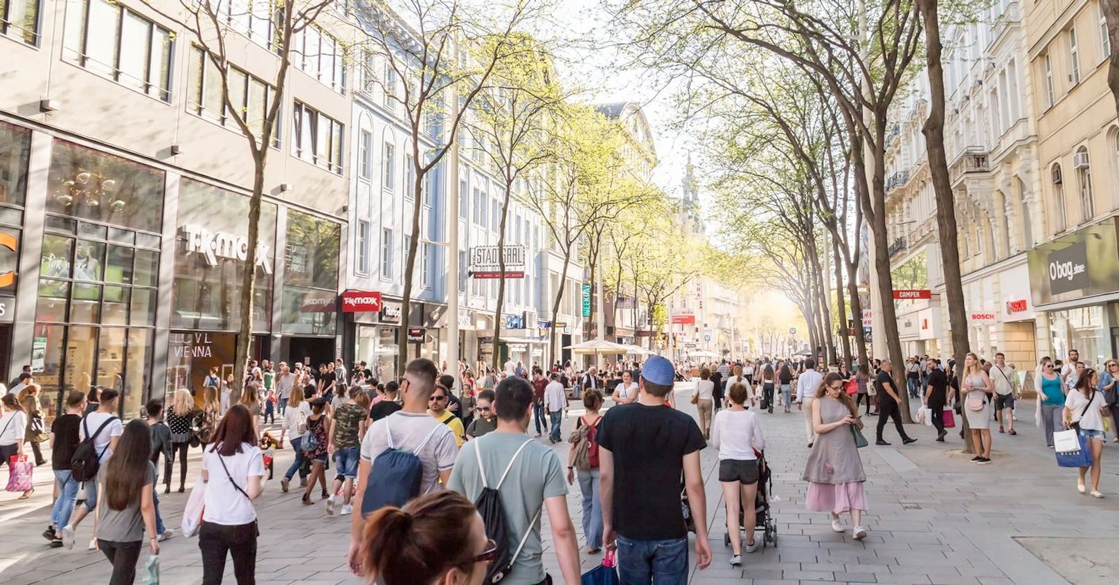 Bevölkerung in Ö wächst, auch in NÖ (Symbolfoto von Mariahilfer Straße)