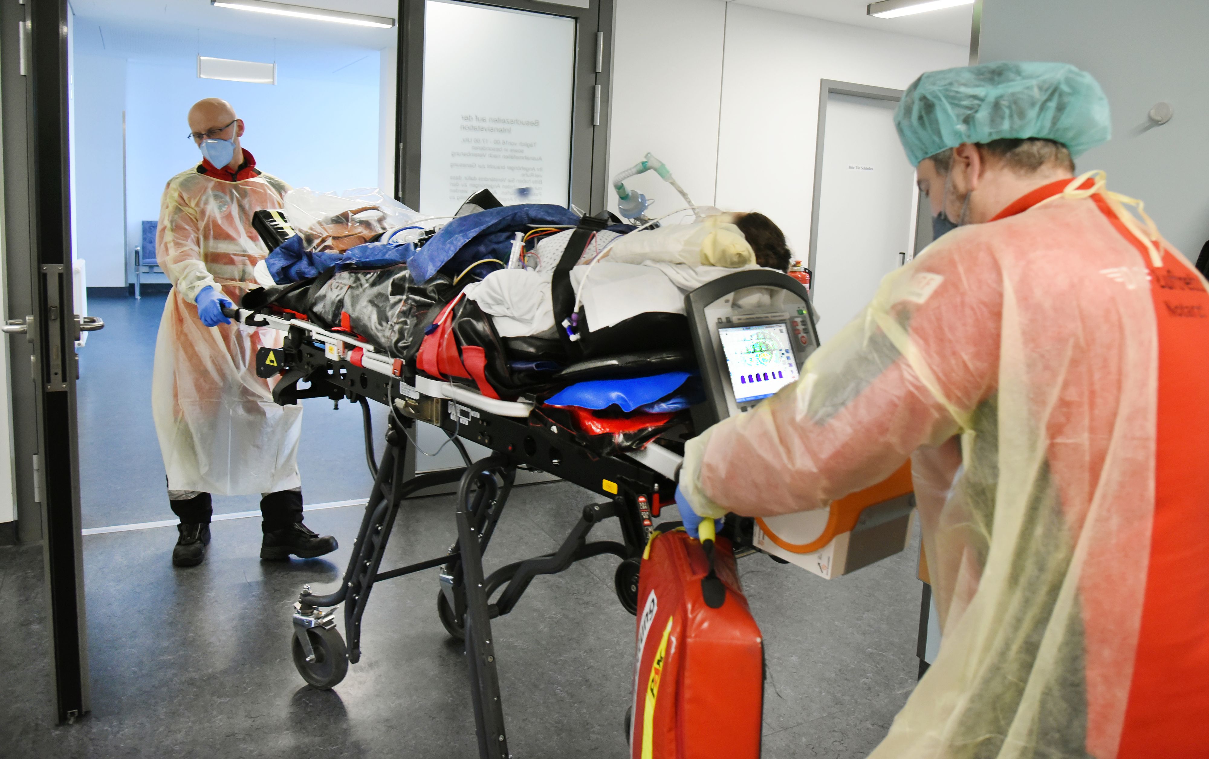 Die Situation in den Intensivstationen bleibt angespannt, aber erstmals gibt es einen Lichtblick.
