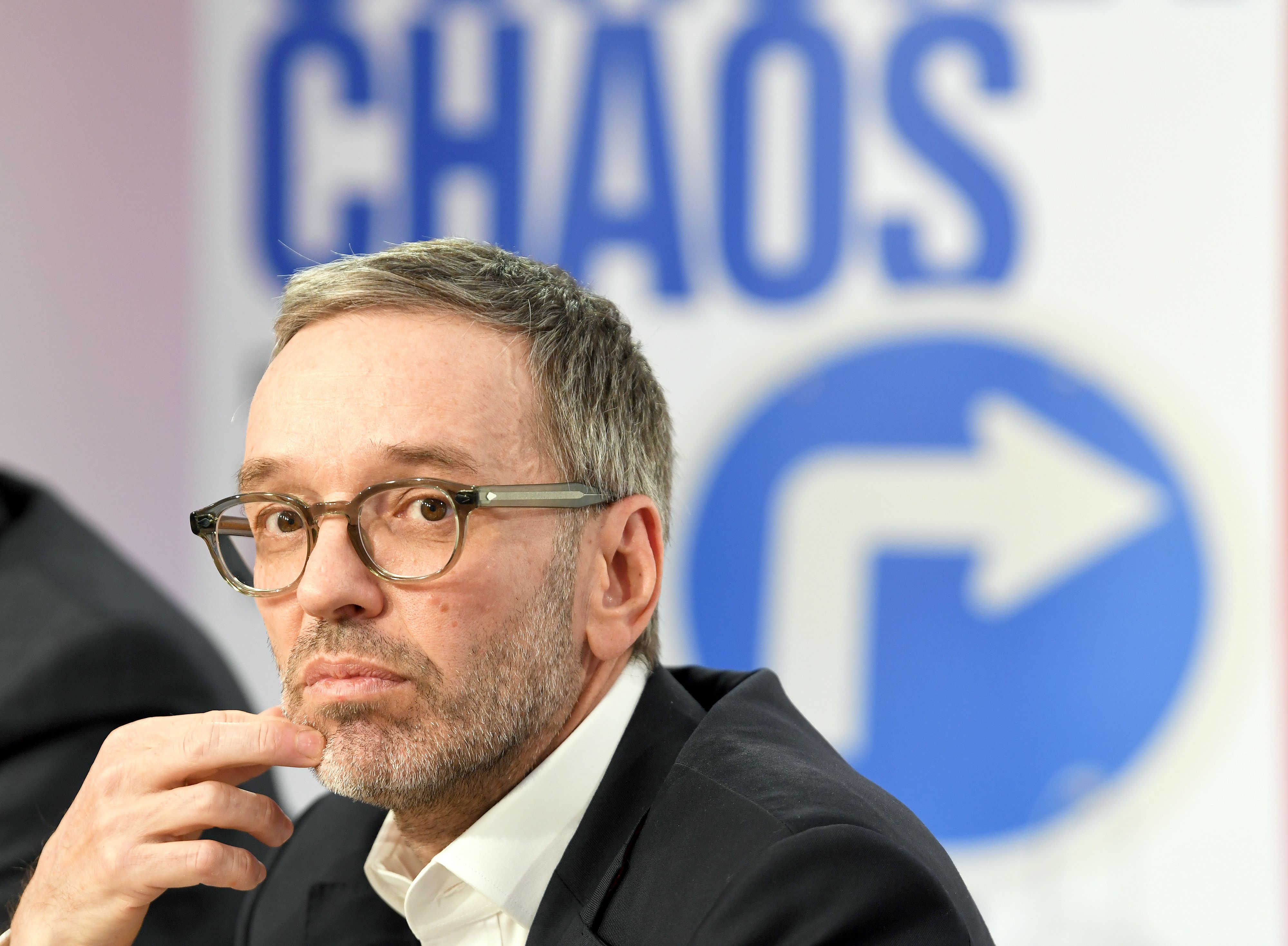 Herbert Kickl ist einer der schärfsten Kritiker in Sachen Corona - nun bekommt er Gegenwind aus den eigenen Reihen,&nbsp;