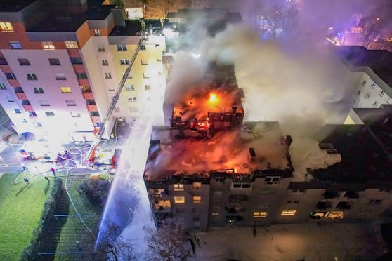 Eine Wohnung im vierten Stock ging in Kleinmünchen in Flammen auf.