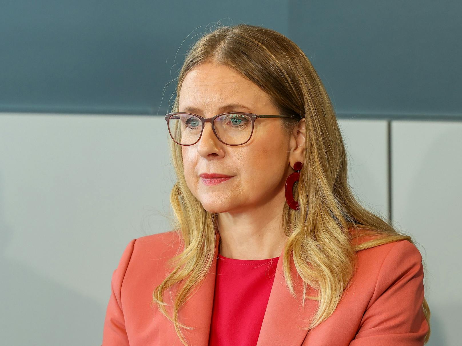 Nach Elisabeth Köstinger tritt nun auch Wirtschaftsministerin Margarete Schramböck zurück.