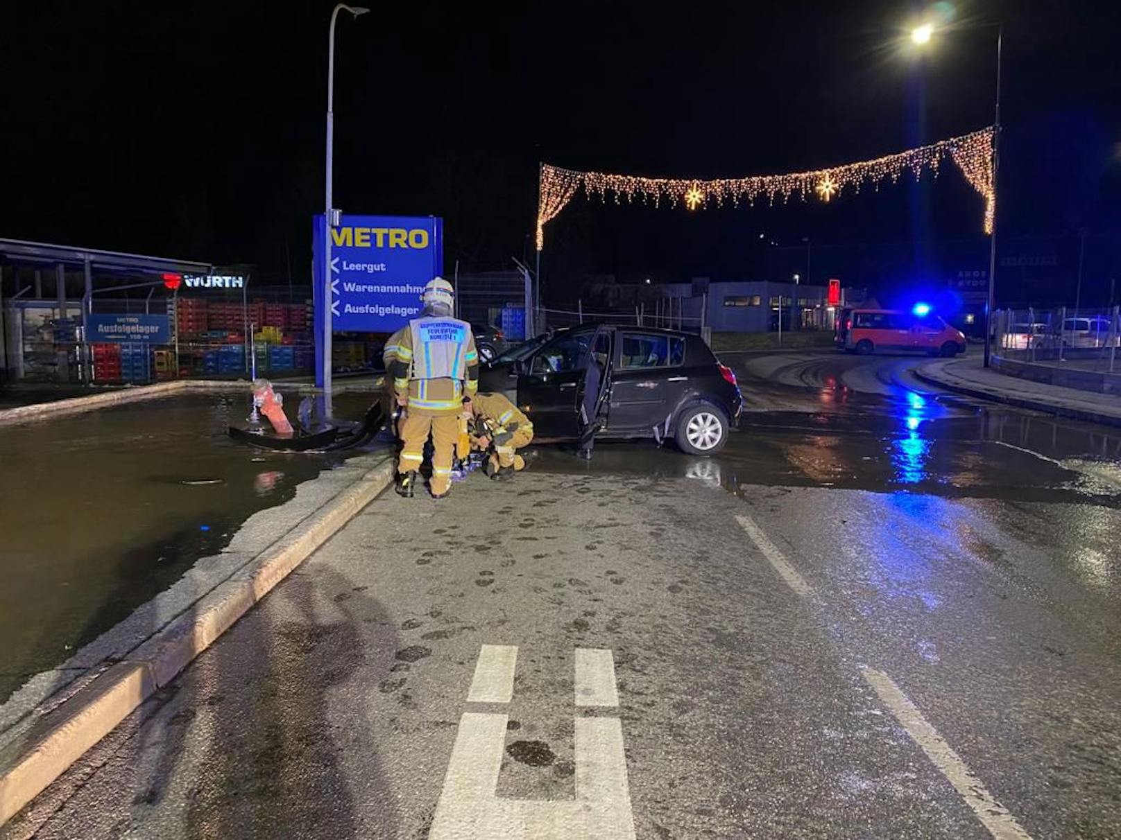 In Rum (Bezirk Innsbruck-Land) ist es am Freitag zu einem Verkehrsunfall gekommen. Dabei wurden die Lenkerin sowie ihre beiden Mitfahrerinnen verletzt und in ein Spital eingeliefert.