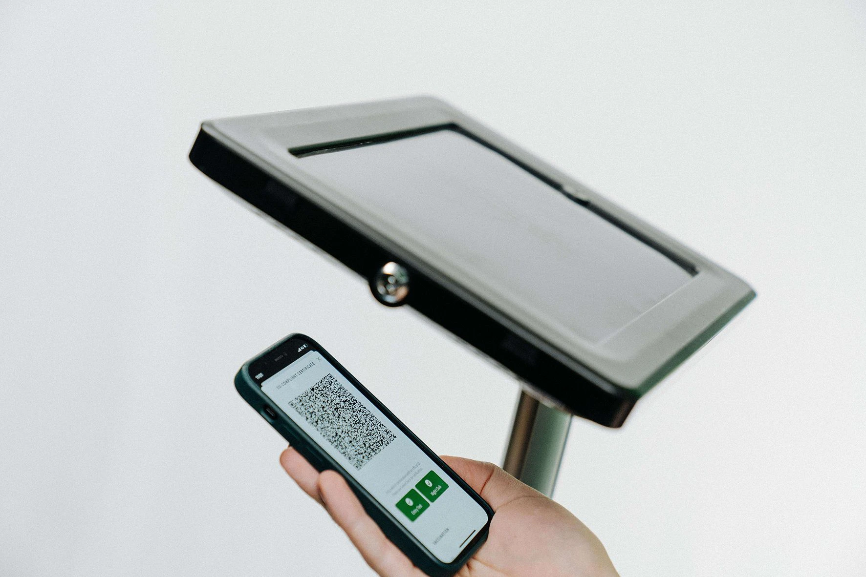 Unbürokratisch und datensicher: Drei lanciert 3G-Zutrittssystem. 