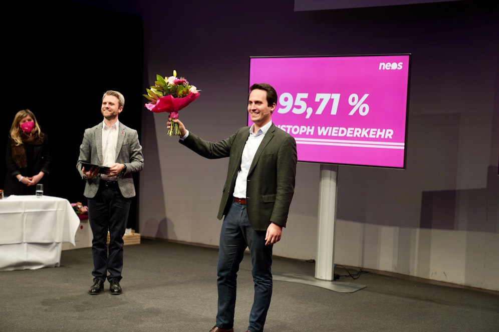 Christoph Wiederkehr nach seiner Wiederwahl zum NEOS Wien Landessprecher.
