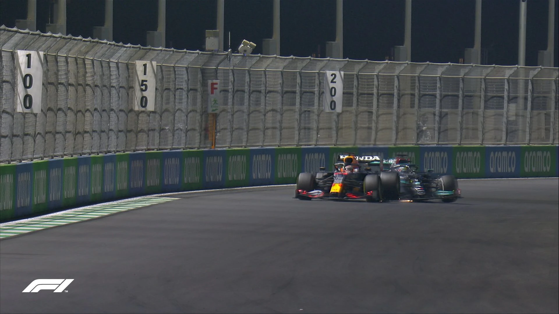 Hier fuhr Hamilton Verstappen ins Heck.